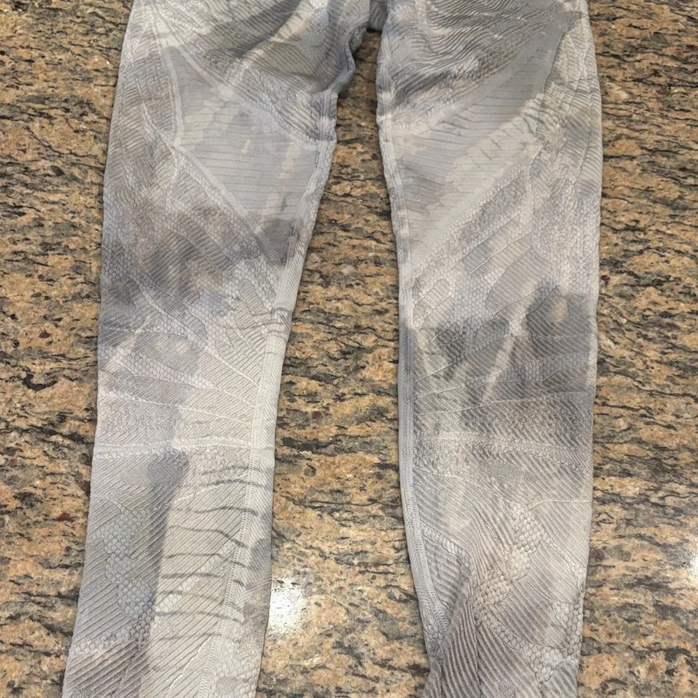 Avocado Leggings XXS Made in USA Tie Dye Seamless Scrunch High Rise Gray - Picture 4 of 5